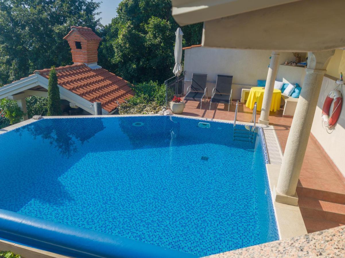 Apartments Villa Krasa 로브란 외부 사진