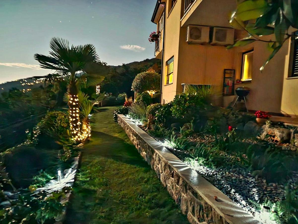 Apartments Villa Krasa 로브란 외부 사진