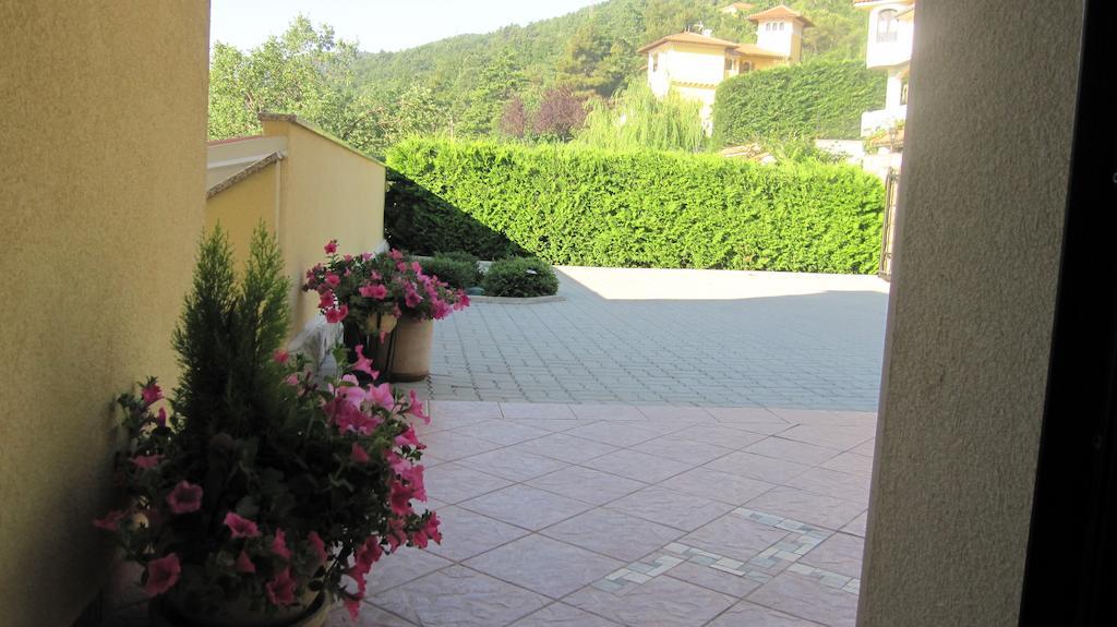 Apartments Villa Krasa 로브란 외부 사진