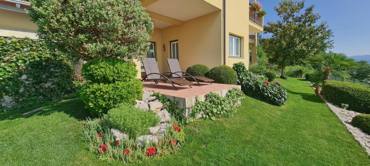 Apartments Villa Krasa 로브란 외부 사진