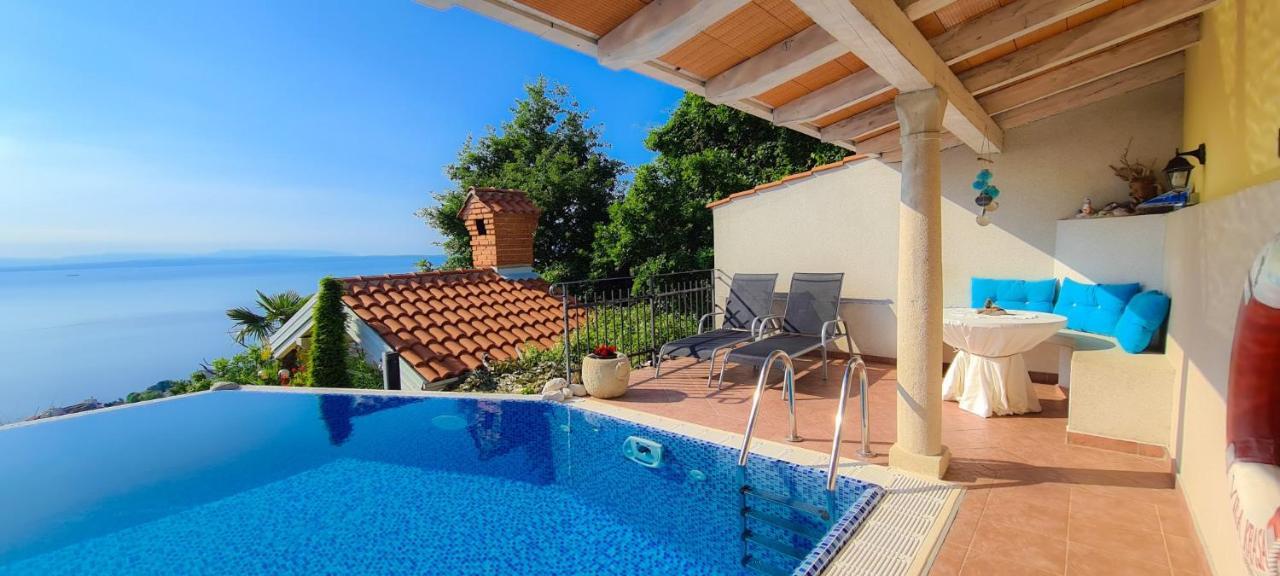 Apartments Villa Krasa 로브란 외부 사진